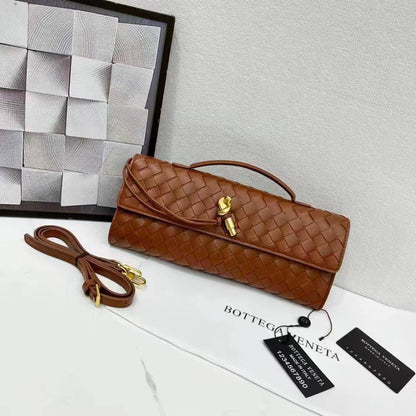 BOTTEGA
BEST QUALITY 

WITH BOX’S 
🎁🎁🎁

100 dhs✅
size 30 CM

Zain290
♥️♥️♥️