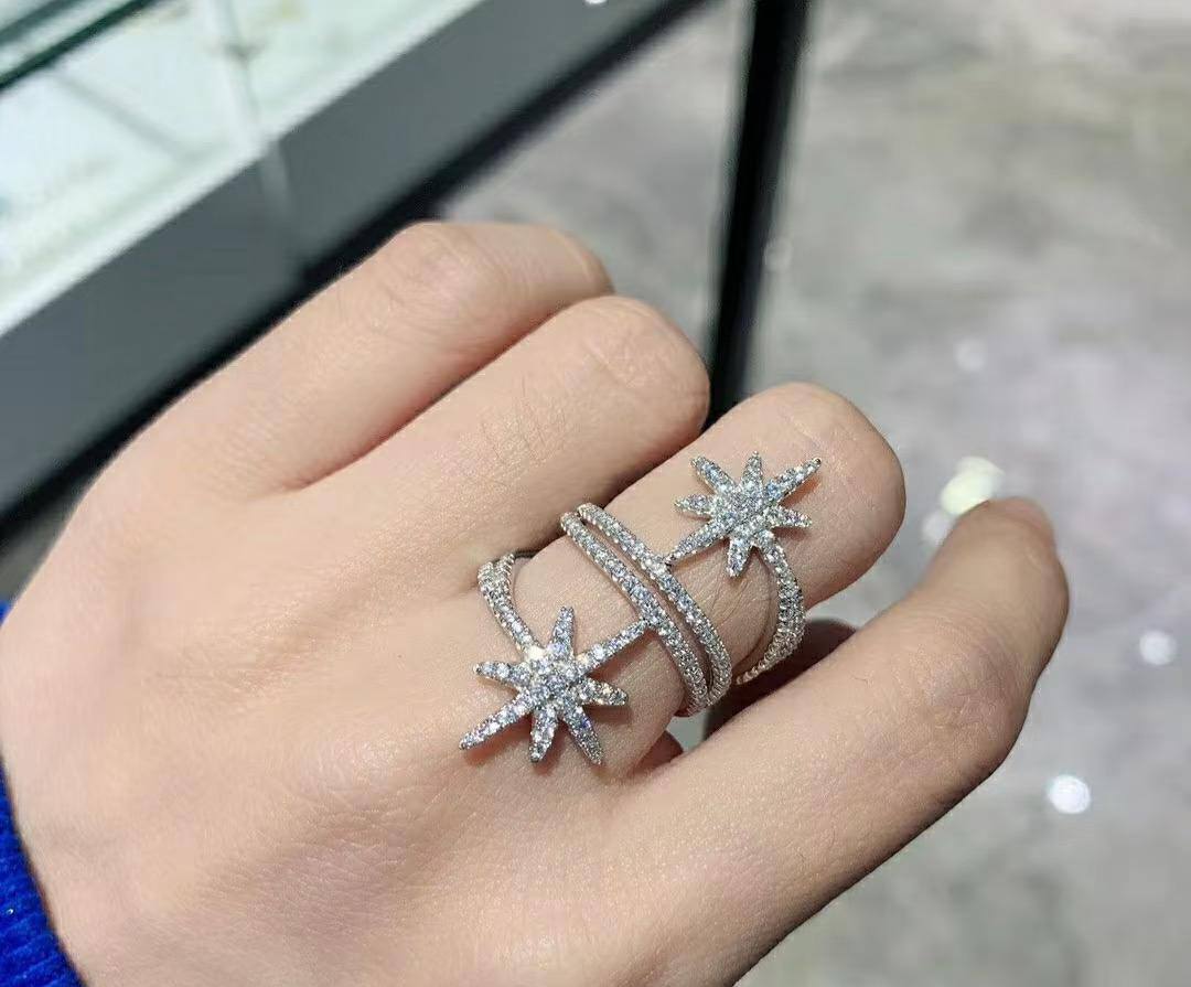 Apm❤️‍🔥*
Master quality 💯
Ring 💍 size available 👇
6,7,8,9
With normal boxes 🗃️ 
55 dhs🪙🌨️
With master box 📦 
65 dhs🪙🌨️

Zain218
♥️♥️♥️