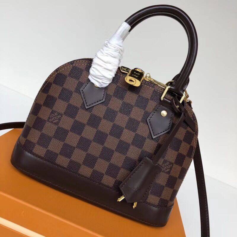 LV ALMA 
Master
    23Cm 

With Box🎁

260 dhs✅

Zain131
♥️♥️♥️