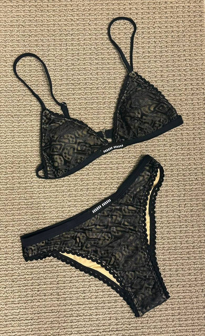 MIU MIU
Women’s Bikini
Master Quality 
SMLXL
250 dhs💓

Zain276
♥️♥️♥️