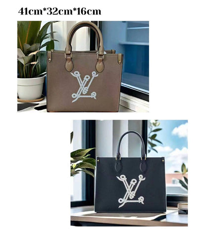 LOUIS VUITTON ,

all are very good quality 

100 dhs🇦🇪🇦🇪

Zain295
♥️♥️♥️