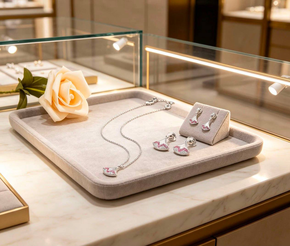 BVLGARI 
Necklace 
Earring 
Master quality 
With normal boxes 
115 dhs🇦🇪🇦🇪

With master box 🗃️ 
170 dhs🇦🇪🇦🇪

Zain216
♥️♥️♥️