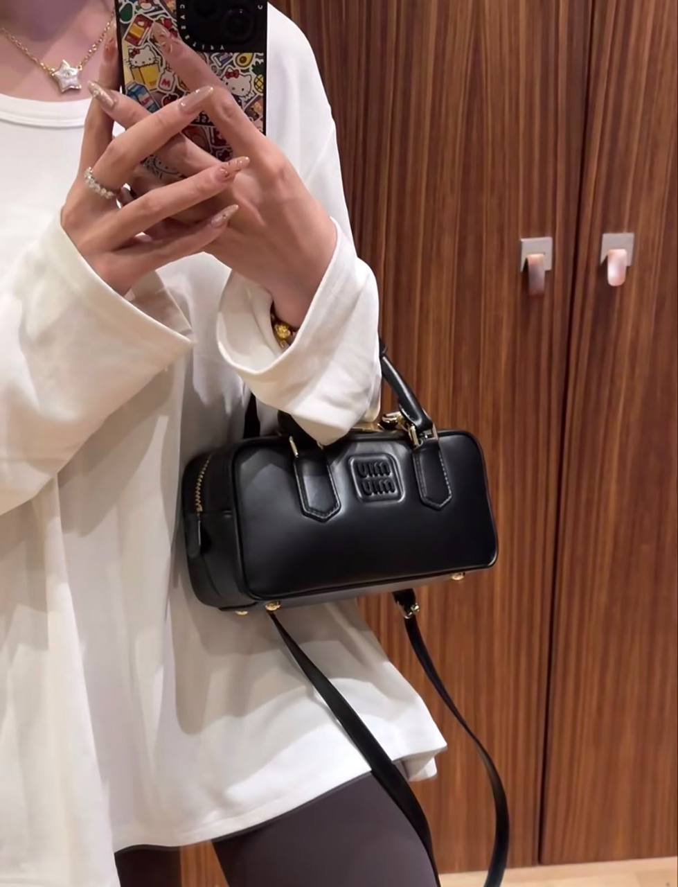 MIU MIU 

NEW CAME 
HIGH QUALITY 
WITH BOX 

120 dhs🇦🇪🇦🇪

Zain295
♥️♥️♥️