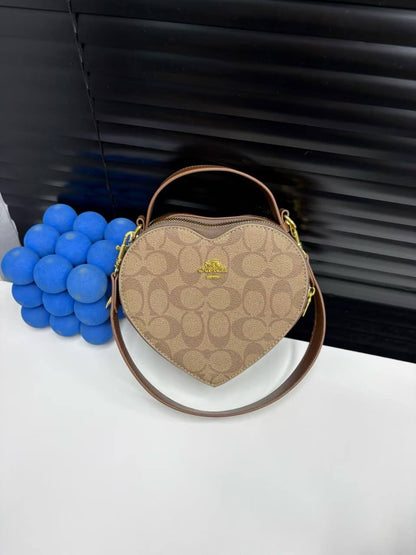 Coach
70 dhs✅

Zain232
♥️♥️♥️