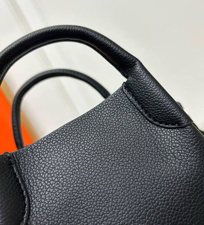KIPLING 
GOOD QUALITY 
55 dhs✅

Zain39
♥️♥️♥️