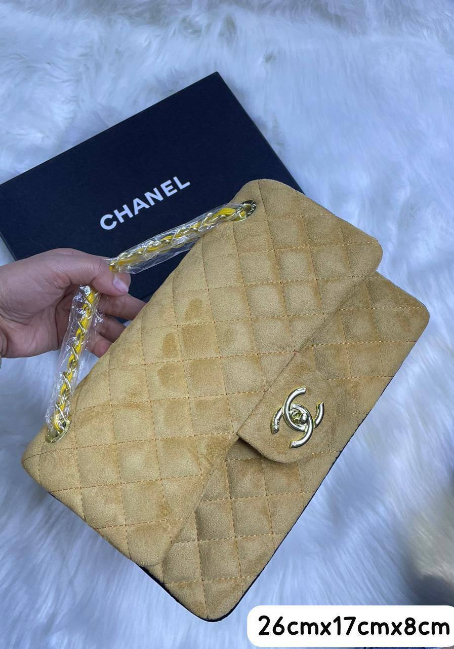 Chanel
110 dhs✅

with box
🎁🎁🎁

Zain72
♥️♥️♥️