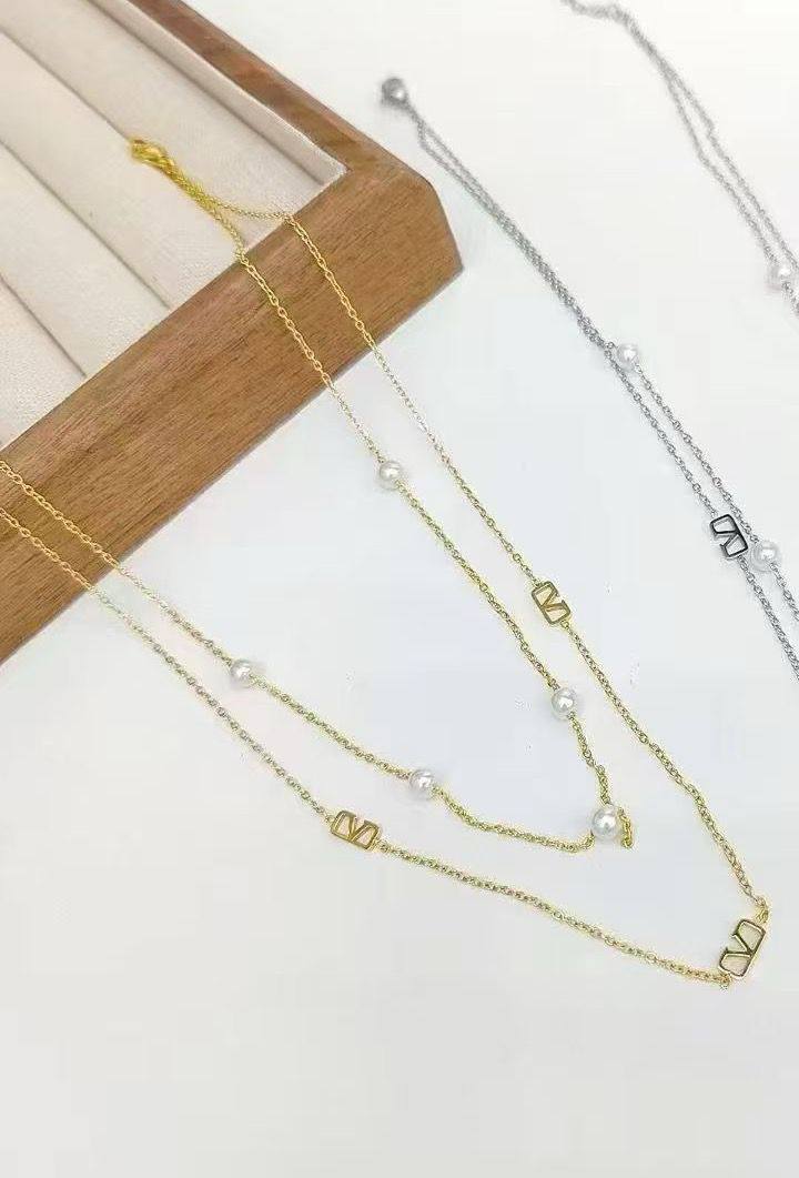 *Stainless steel ❤️‍🔥*
Mix items 🌸
Non tarnish 💯
With black boxes 🗃️ 
20 dhs💓
With normal boxes 📦 
And paper bag🛍️
30 dhs💓

Zain216
♥️♥️♥️