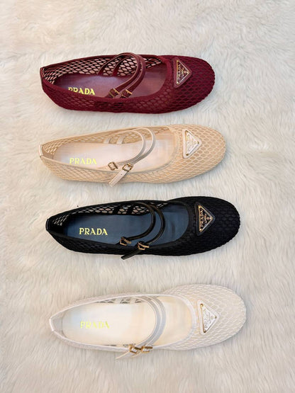 Prada
good Quality 
Size 36-41
115 dhs✅

Zain296
♥️♥️♥️