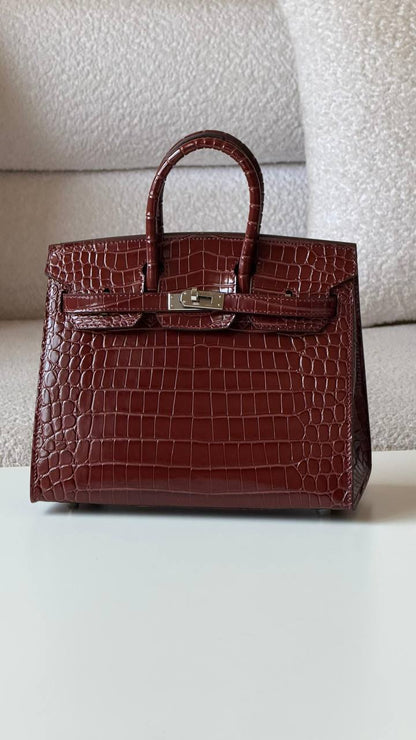 Hermes
Birkin croc 25cm💕master quality😍with box❤️
750 dhs✅

Zain52
♥️♥️♥️