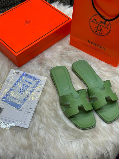 Hermes
Ladies slippers

Size:36 to 41
90 dhs🇦🇪🇦🇪

Zain241
♥️♥️♥️
