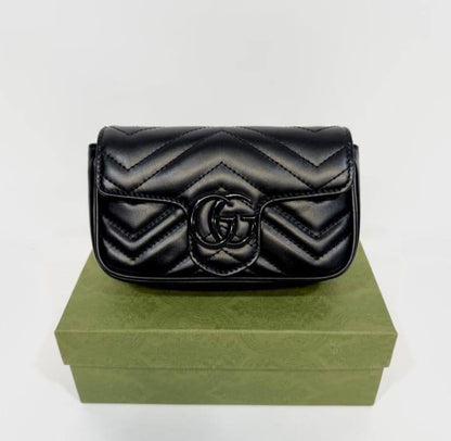 Gucci

With box 
🎁🎁🎁

90 dhs🪙💕

Zain136
♥️♥️♥️