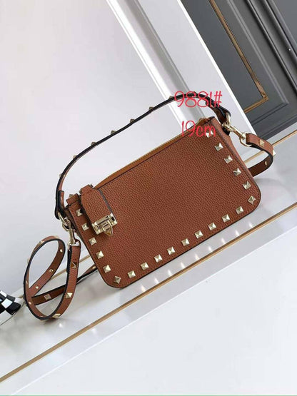 Valentino 
Master🌺🌺
250 dhs💓💓

Zain153
♥️♥️♥️