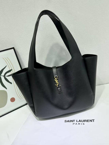 ❤️ YSL BEA
1️⃣ Frist quality
Size: 33 * 29  cm
115 dhs❣️

Zain115
♥️♥️♥️