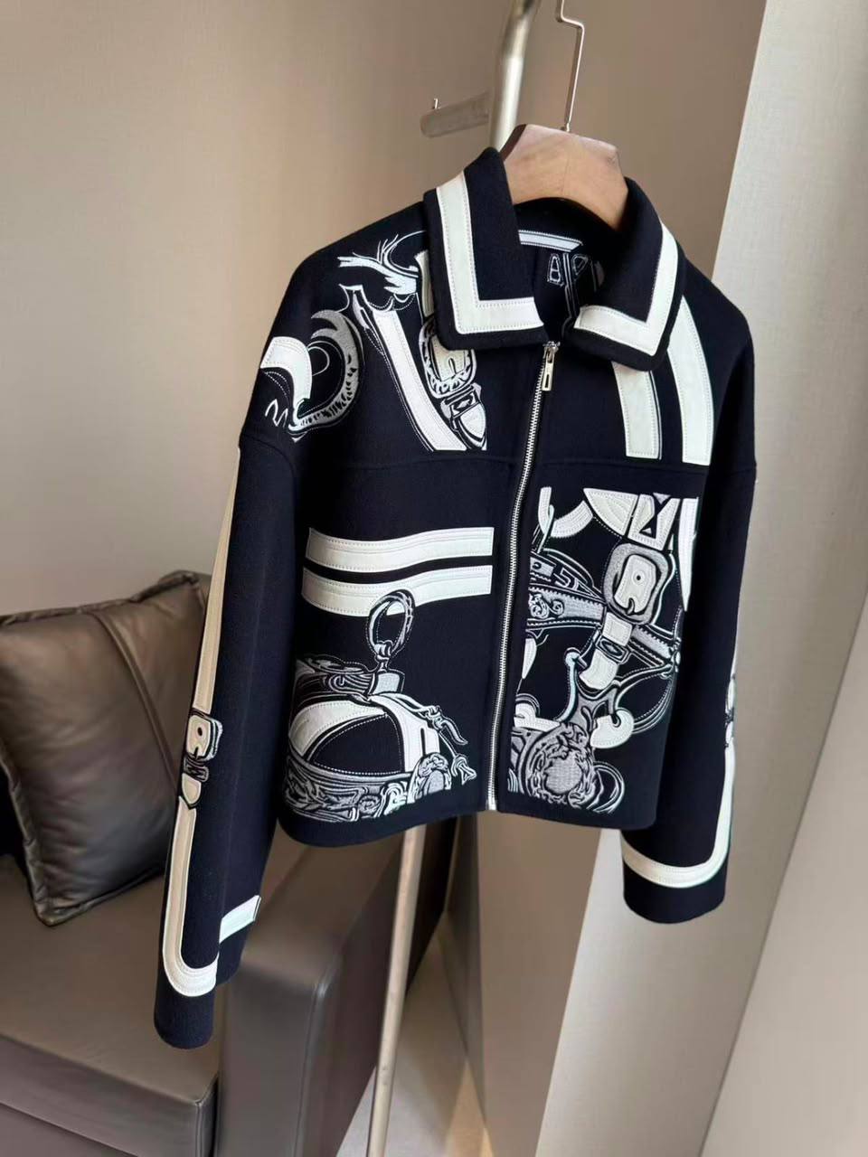 *New collections*                                                HERMES

Super Master quality

Sizes: S M L
1600 dhs🇦🇪🇦🇪

Zain308
♥️♥️♥️