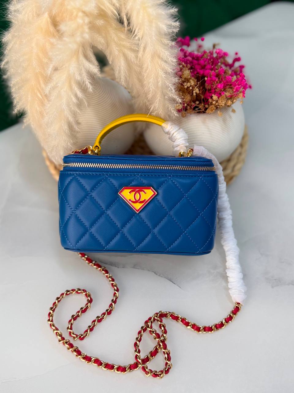 Chanel 
Available original box 📦 
With full packing 🎀🎀
Super high quality 💥💥
For Price 👇 WhatsApp✅
0568585901 
0507557372
0552275751 Owner Zain 👌

Zain283
♥️♥️♥️