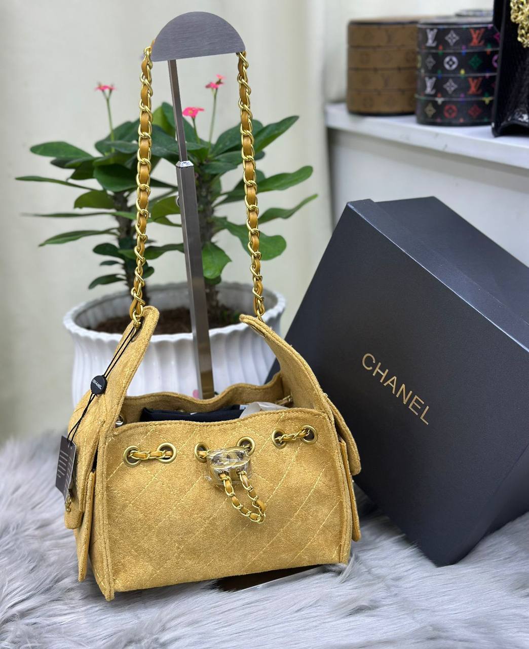 CHANEL 
SIZE  ………20CM🥰
110 dhs🇦🇪
with BOX🌷

Zain51
♥️♥️♥️