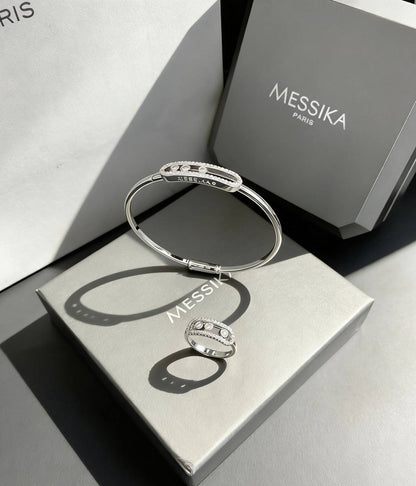 MESSIKA
BANGLE RING
MASTER 💫✨
110 DHS🇦🇪
WITH BOX AND PAPER BAG 🎁🛍️

Zain89
♥️♥️♥️