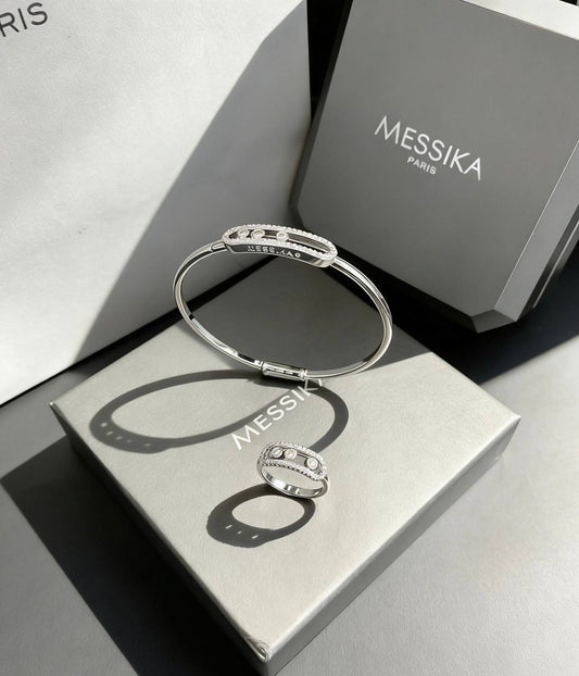 MESSIKA
BANGLE RING
MASTER 💫✨
110 DHS🇦🇪
WITH BOX AND PAPER BAG 🎁🛍️

Zain89
♥️♥️♥️