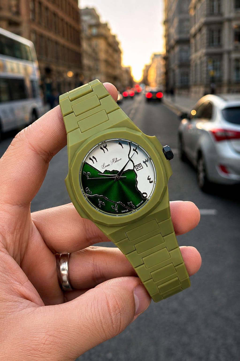 Louis Hilano watch for men good 
quality 
195 dhs✅
 (polycarbon)

Zain59
♥️♥️♥️