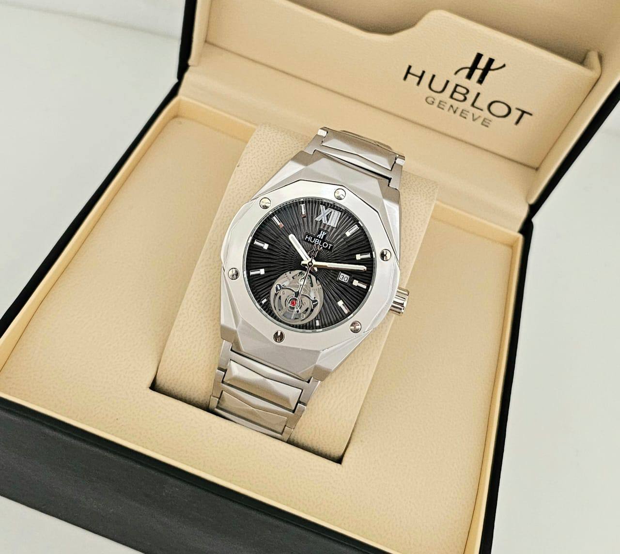 Rolex
230 dhs✅
Automatic 

Zain85
♥️♥️♥️
