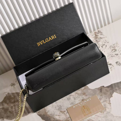 Bvlgari 
100 dhs🇦🇪🇦🇪

with box
size 19×5×9cm

Zain42
♥️♥️♥️