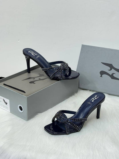 Gina - YSL

New arrived 
Size 36 to 41

115 dhs🪙🌨️

Zain21
♥️♥️♥️