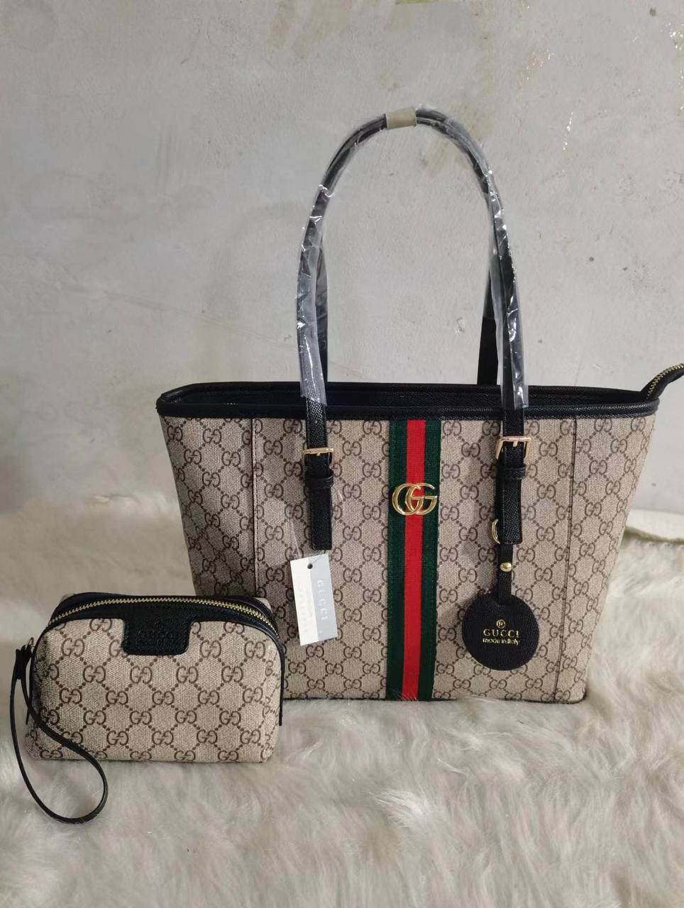 Gucci
2 in 1
70 dhs🇦🇪🇦🇪

Zain50
♥️♥️♥️