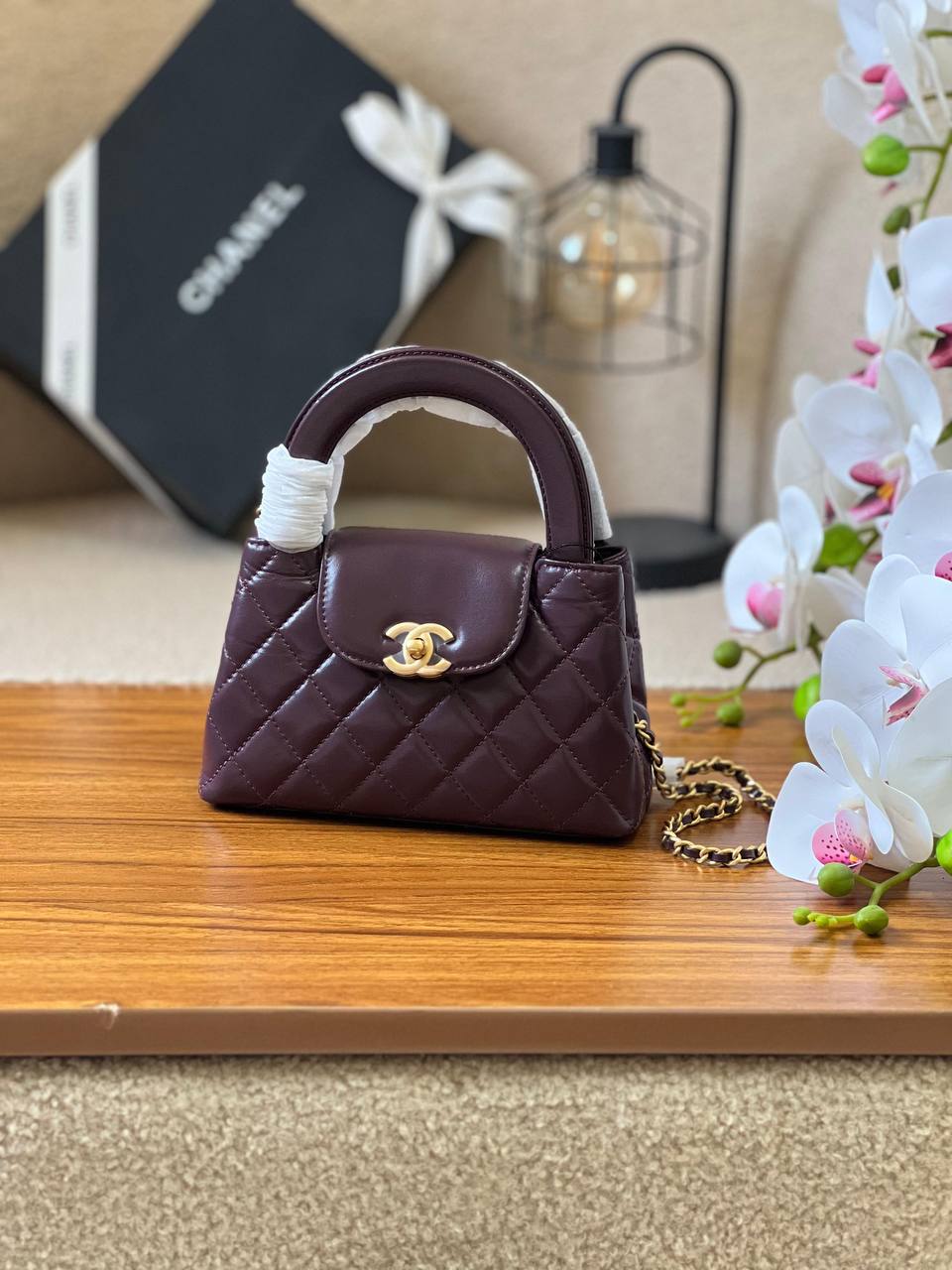 *CHANEL*
*19cm*
*Available Now*
For Price 👇 WTSP Text Zain 0568585901

Zain257
♥️♥️♥️