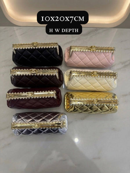 Chanel ᴄʟᴜᴛᴄʜ ᴘᴇᴀʀʟʏ ʙᴀɢ
ᴅᴇsɪɢɴ ɪᴍɪᴛᴀᴛɪᴏɴ ᴘᴇᴀʀʟ ᴇʟᴇɢᴀɴᴄᴇ
ɢᴏʟᴅʜᴀʀᴅᴡᴀʀᴇ ʟᴏɴɢ sʟɪɴɢ
ᴄʟᴏsᴜʀᴇ sᴇᴄᴜʀᴇ ᴛᴏᴘ ғᴀsᴛᴇɴɪɴɢ
ᴡɪᴛʜʙᴏx
sᴏғᴛ ᴛᴇxᴛᴜʀᴇ ᴏғ ʟᴀᴍʙsᴋɪɴ ᴍᴀᴛᴇʀɪᴀʟ
sɪᴢᴇ:20ᴄᴍ
120 dhs🇦🇪🇦🇪

Zain56
♥️♥️♥️