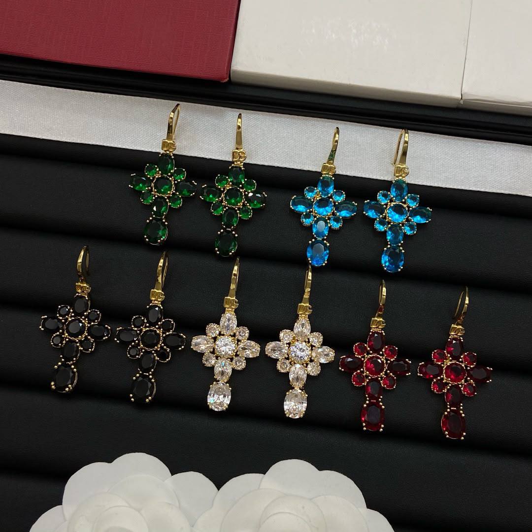 D&G

 Necklace 💥 Earring 🦋 Master quality 💯 With normal boxes 🗃️

105 dhs🇦🇪🇦🇪🇦🇪

Zain216
♥️♥️♥️