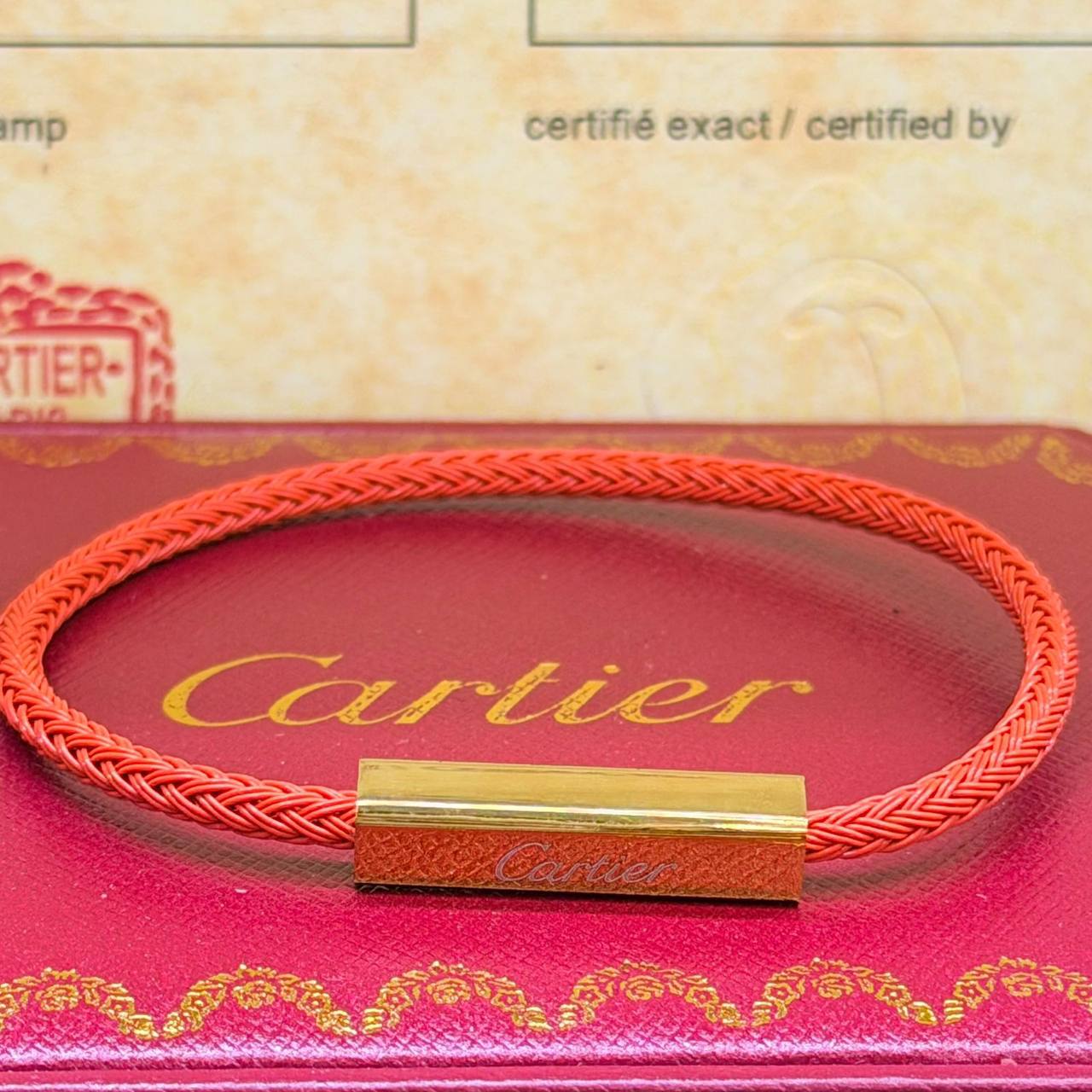 Cartier ❤️‍🔥*
Bracelet 🦋
Stainless Steel 🐦‍🔥
With black boxes 📦 
20 dhs💓
With normal boxes 🗃️ 
And paper bag 🛍️
30 dhs💓

Zain216
♥️♥️♥️