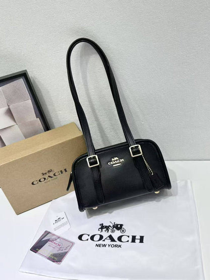 Coach
Best quality 

with box’s 
🎁🎁🎁

85 dhs✅

Zain290
♥️♥️♥️