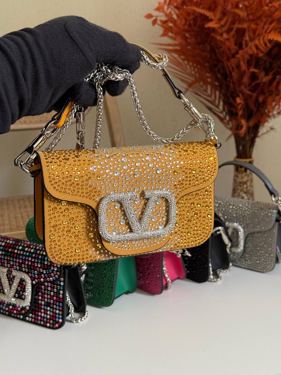 New Collection✨✨✨
VALENTINO
20cm
350 dhs🪙💚
Top quality 
With box🎁

Zain167
💚💚💚