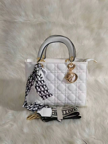 Dior
75 dhs✅

Zain50
♥️♥️♥️
