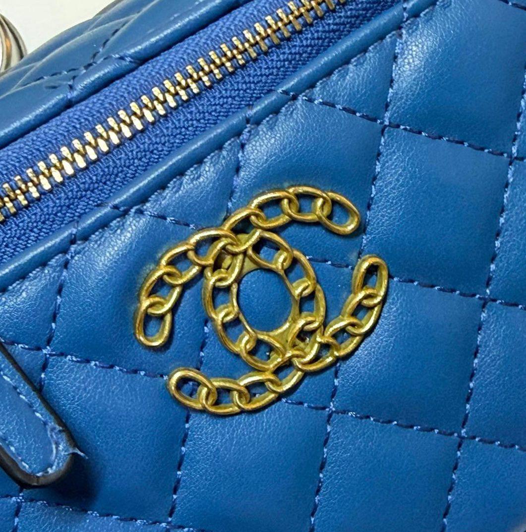 CHANEL 
GOOD QUALITY 


WITH BOX  
🎁🎁🎁

100 dhs✅
SIZE : 16 cm

Zain39
♥️♥️♥️