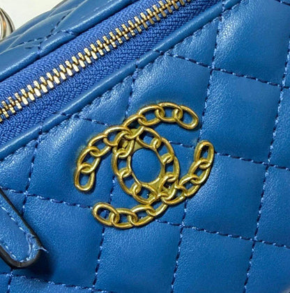 CHANEL 
GOOD QUALITY 


WITH BOX  
🎁🎁🎁

100 dhs✅
SIZE : 16 cm

Zain39
♥️♥️♥️