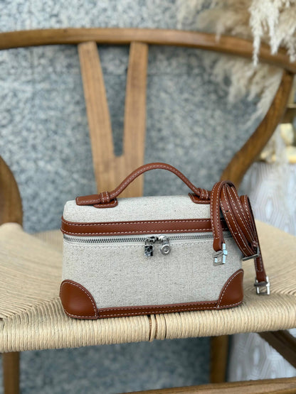 LORO PIANA
20cm
340 dhs🪙🌨️
Top quality 
With box🎁

Zain167
♥️♥️♥️