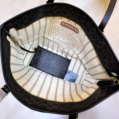 COACH 
HIGH QUALITY 
120 dhs🇦🇪🇦🇪
Size:50cm

Zain295
♥️♥️♥️