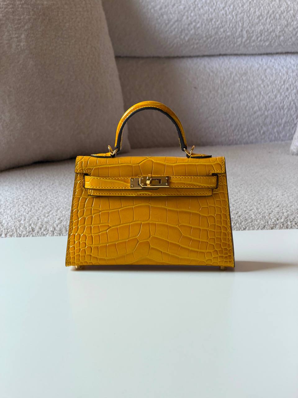 Hermes kelly croc 19cm💕master quality😍with box❤️
520 dhs💓

Zain52
♥️♥️♥️
