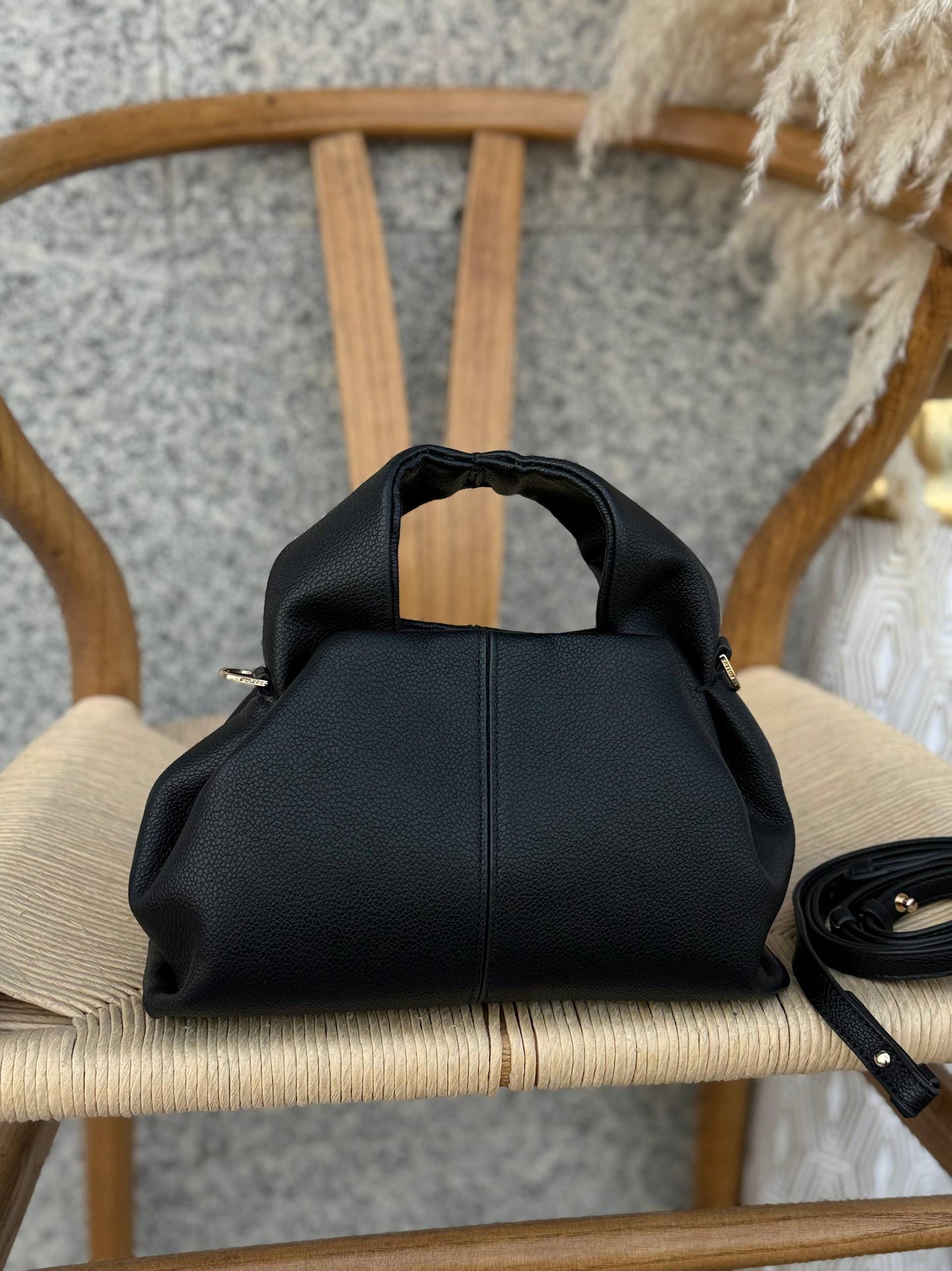 New collection✨✨✨
POLENE
24cm
350 dhs🪙🌨️
Top quality 
With box🎁

Zain167
♥️♥️♥️