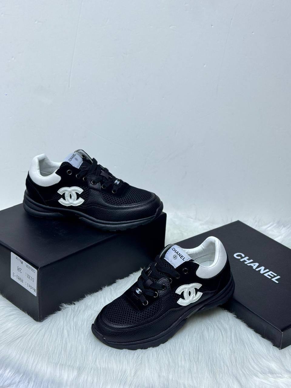 𝗖𝗛𝗔𝗡𝗘𝗟 𝗦𝗛𝗢𝗘𝗦
💯high quality
Size 36-37-38-39-40-41
150 dhs❤️

Zain86
♥️♥️♥️