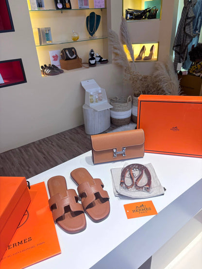 Hermes Set 
Slipper Size 36-41
160 dhs💓💓

Zain12
Zain236
💓💓💓