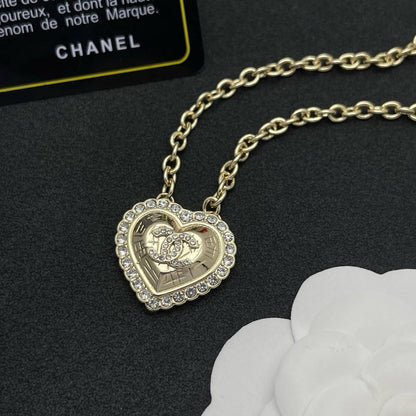 Chanel Set 💐
Necklace 
Earrings 
Master Quality 🎲

*90* AED normal box 📦 
*105* AED master box 🗃️

Zain48
♥️♥️♥️