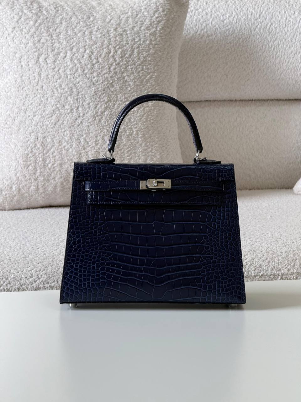 Hermes kelly croc 25cm💕master quality😍with box❤️
750 dhs🪙💕

Zain52
♥️♥️♥️