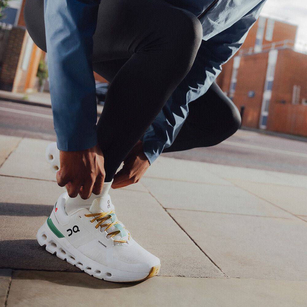 Cloudrunner 2 Sneaker ‘Undyed & Green’💚
36-45 AVAILABLE🤩
220 dhs✅

Zain242
♥️♥️♥️