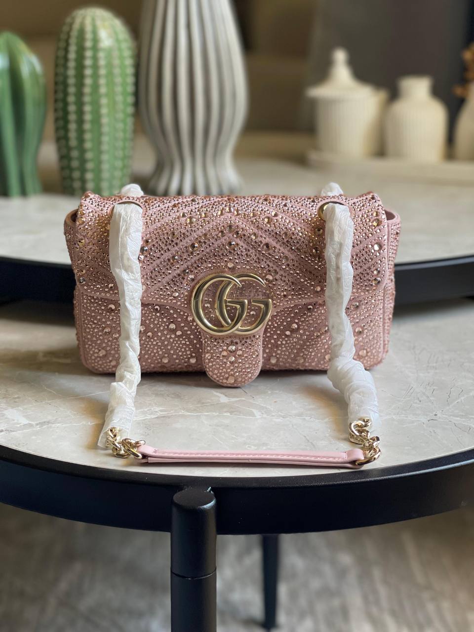GUCCI ✨
Size:20Cm 💥
Available original box 📦 
With full packing 🎀🎀
Super high quality 💥💥
For Price 👇 WhatsApp✅
0568585901 
0507557372
0552275751 Owner Zain 👌

Zain283
♥️♥️♥️