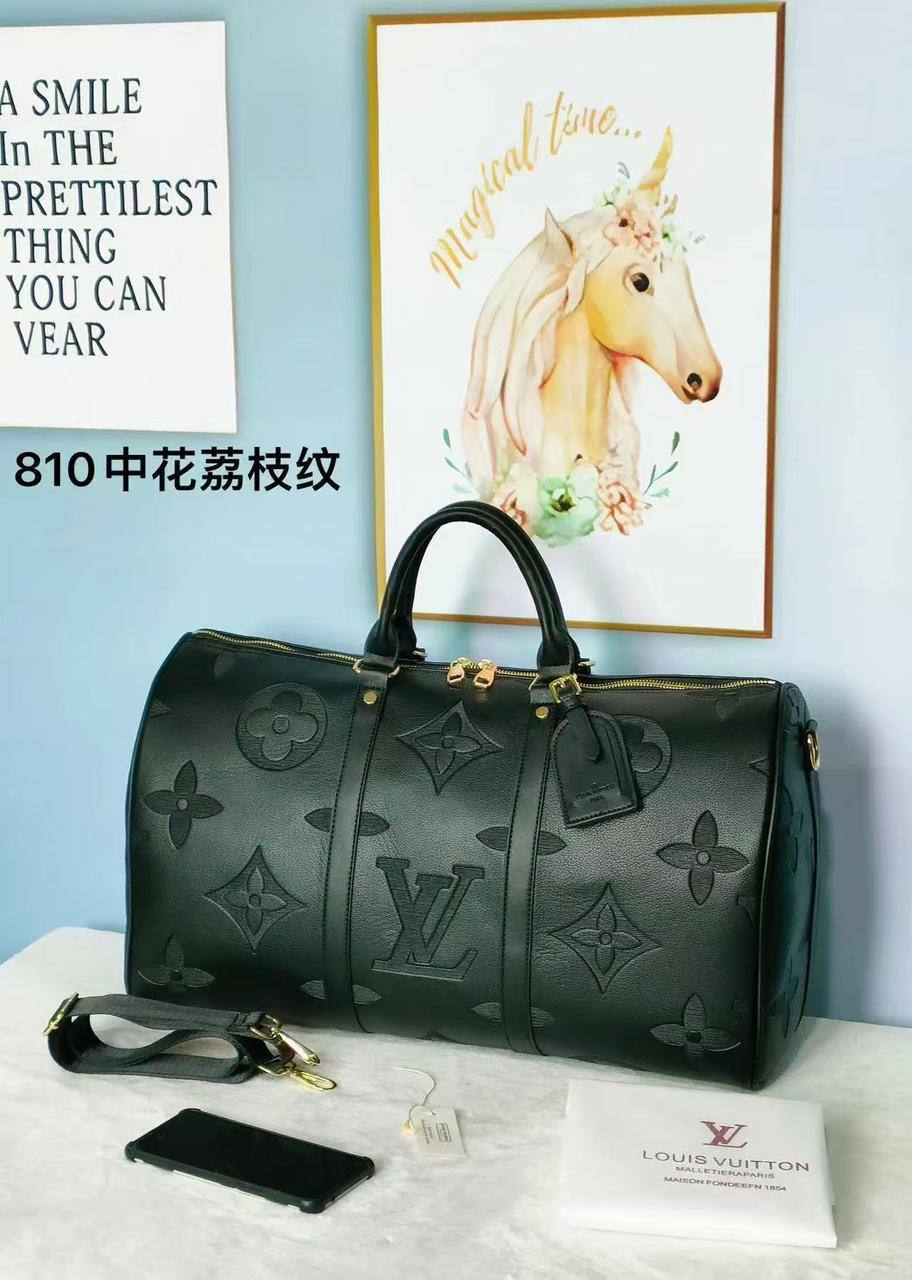 TLV Travel Bags

good quality

120 dhs✅
150 dhs✅

Zain137
♥️♥️♥️