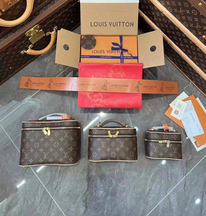 LV 3in1
230 dhs❣️
3in1 high quality 
With box 🎁🎁🎁
only set 

Zain26
♥️♥️♥️
