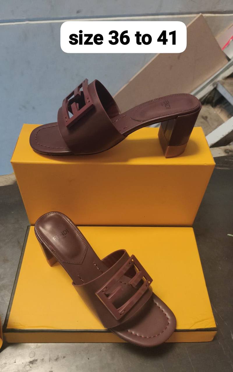 Fendi

size 36 to 41

90 dhs🇦🇪🇦🇪

Zain103
♥️♥️♥️