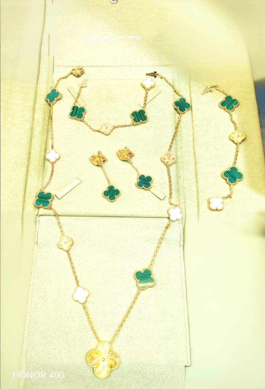 Vca set

280 dhs

Zain122
♥️♥️♥️